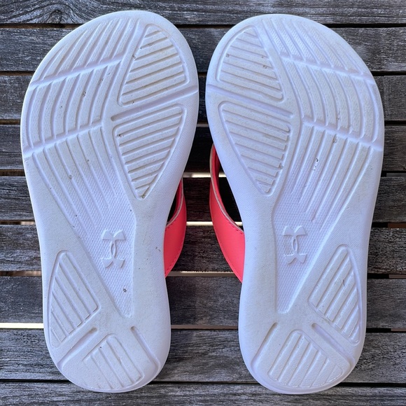 Under Armour UA Girl's Marbella VI Alpha Flip-Flop, EUC - Picture 3 of 5